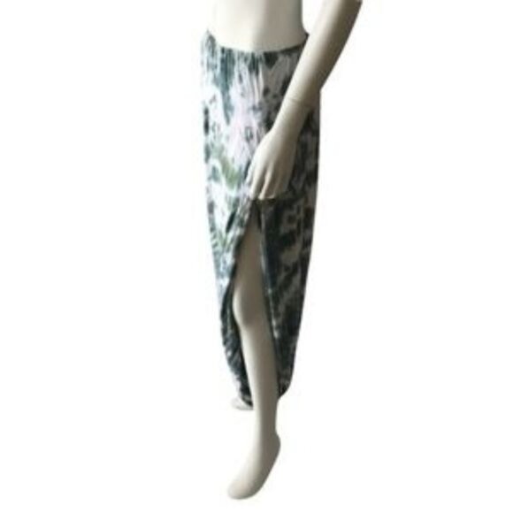 Jayli Ocean Tie-Dye Pujari Skirt - Picture 2 of 3